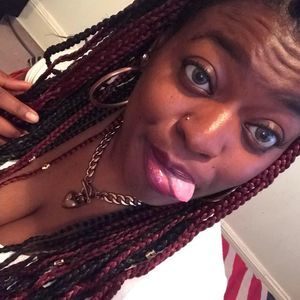 Meet your Posher, Marisa